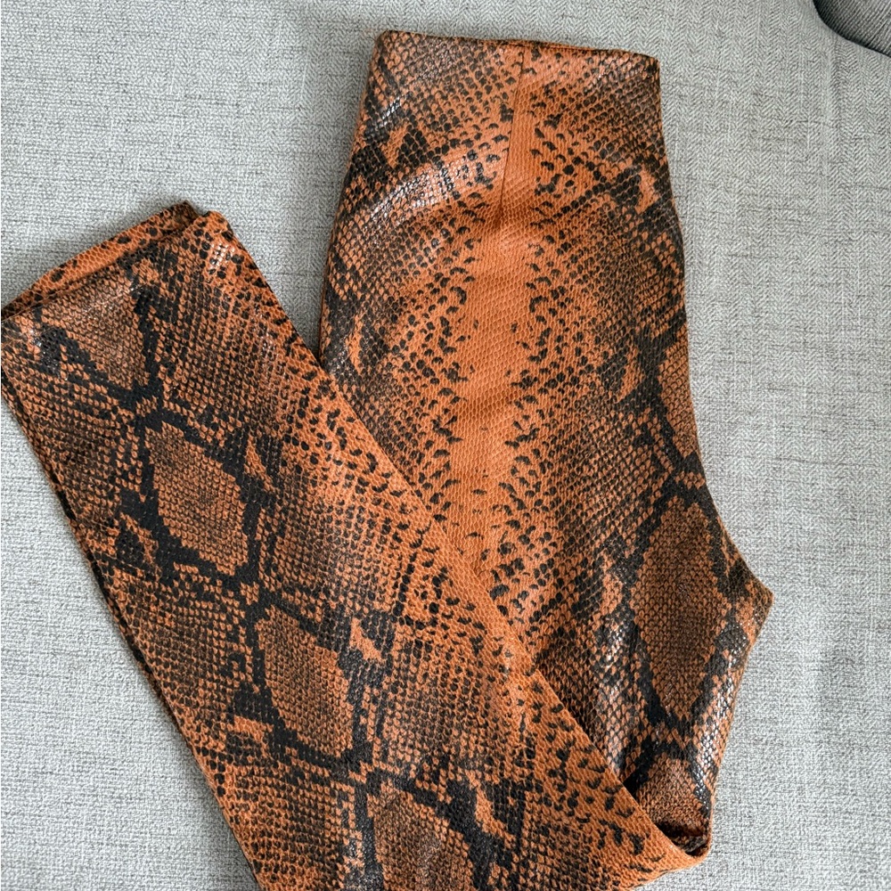 Snake Skin Looking Pants Orange/Black